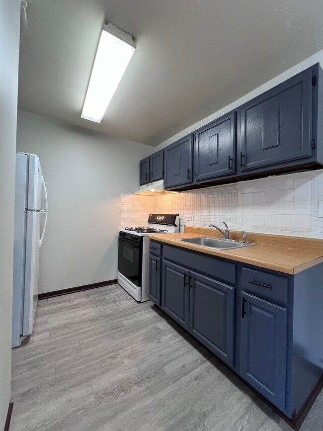Building Photo - 3068 Bernice Ave