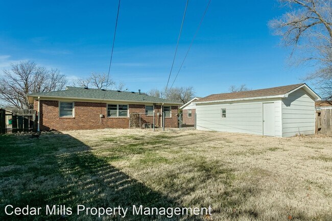 Building Photo - 3 br, 1 bath House - 3152 S. Bennett