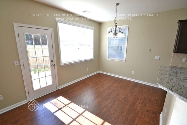 Building Photo - 705 Capri Ridge