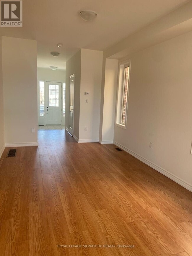 Building Photo - 749 Carpenter Trl