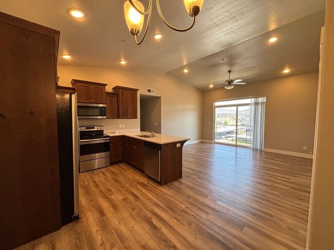 Building Photo - 3 Bedroom 2 Bathroom Condo in Heber