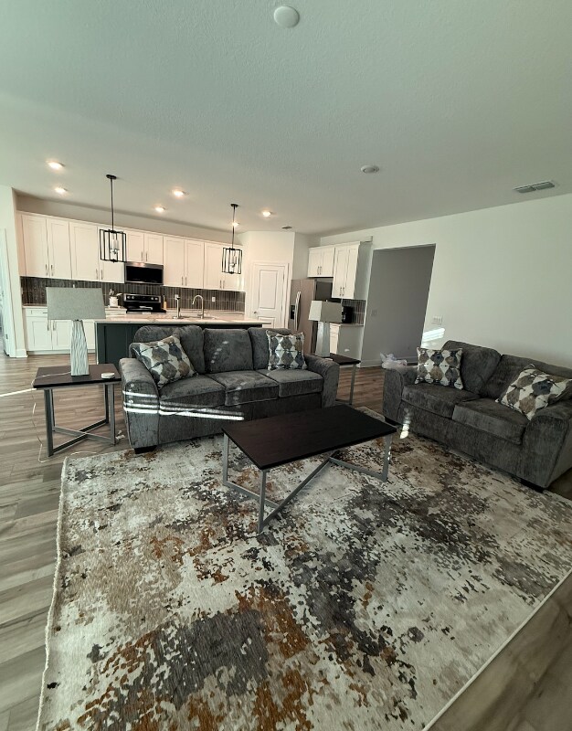 Foto del edificio - 497 Firebush Dr