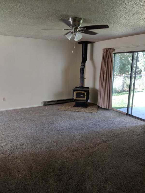 Foto del edificio - 725 N Hillcrest Dr