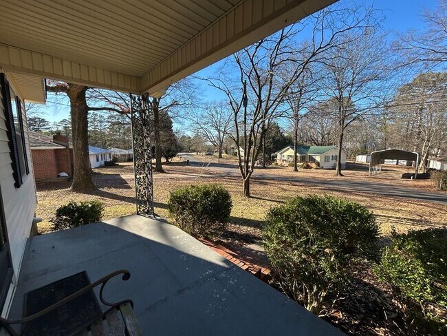 Building Photo - 1309 Fulton Dr