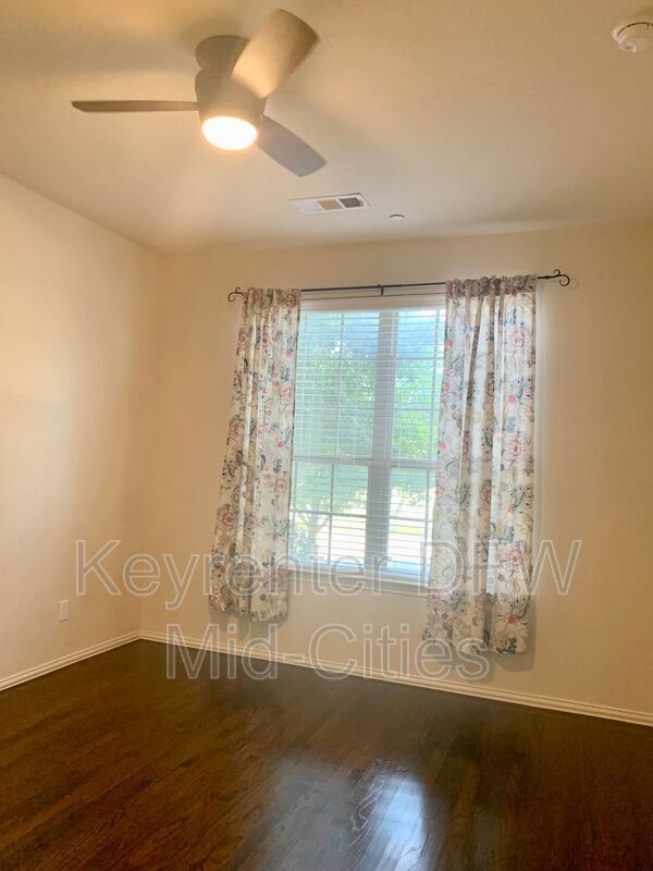 Building Photo - 6463 Las Colinas Blvd