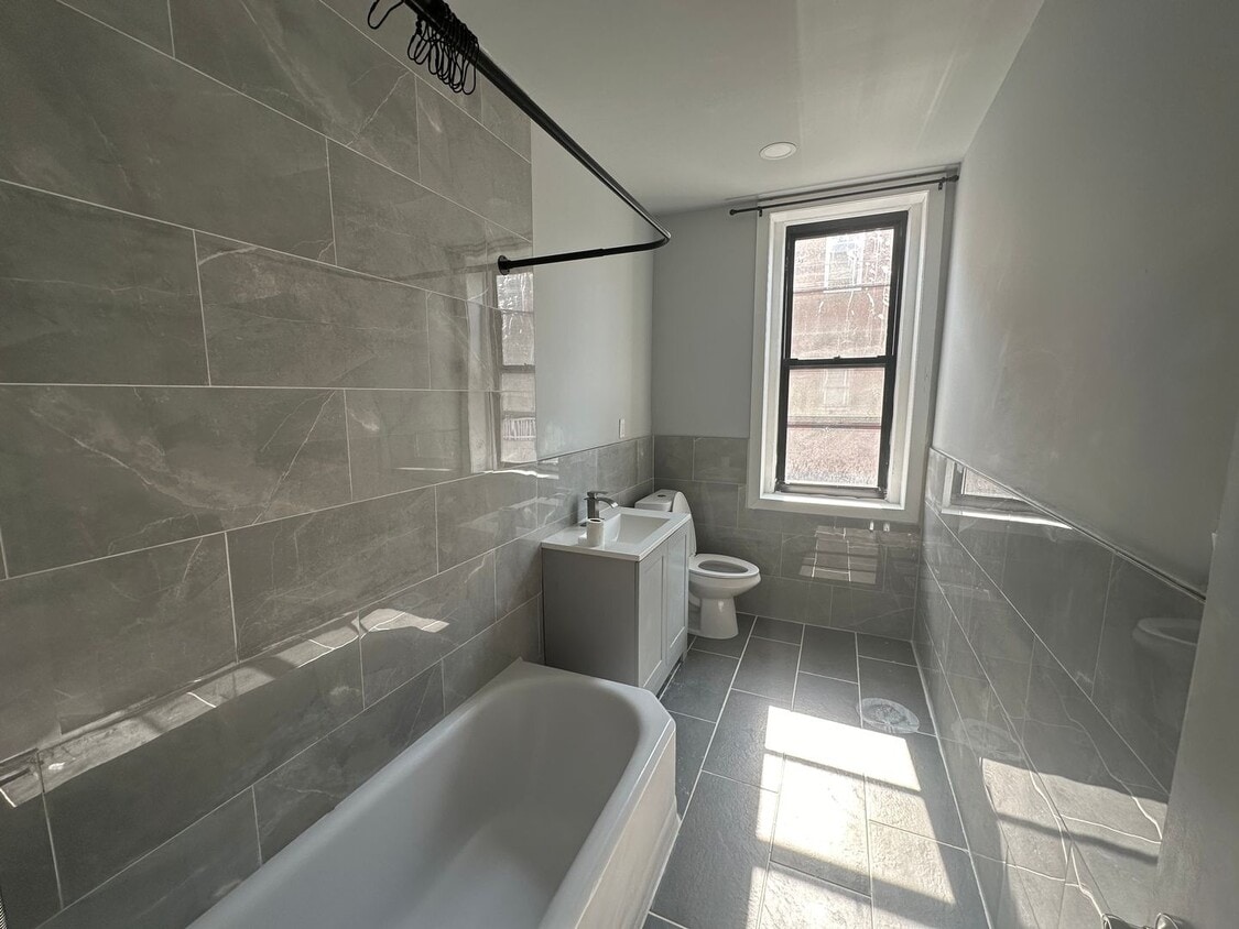 Photo - 1428 Wolf st
