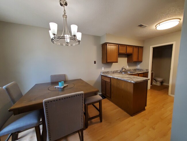 Building Photo - Ranchview