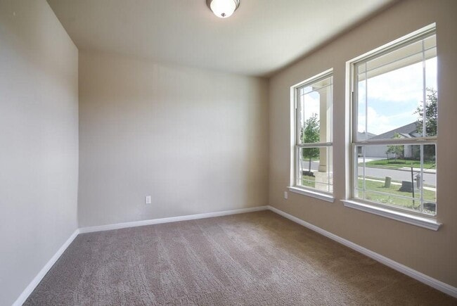 Foto del edificio - 621 Carly Ann Ln