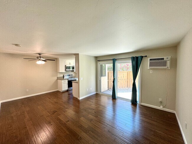 Foto del edificio - Great 1B/1BA Condo in Scripps Ranch!