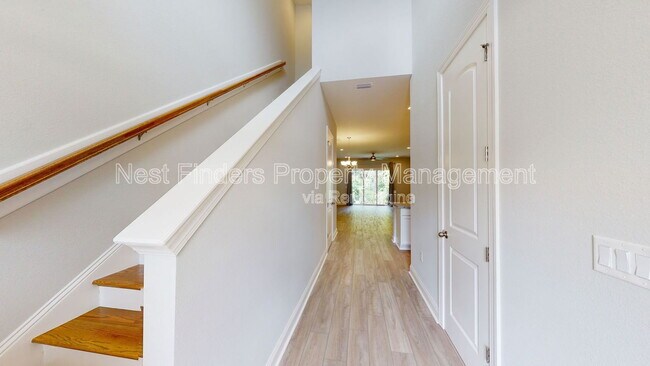 Foto del edificio - 64 Egan Way