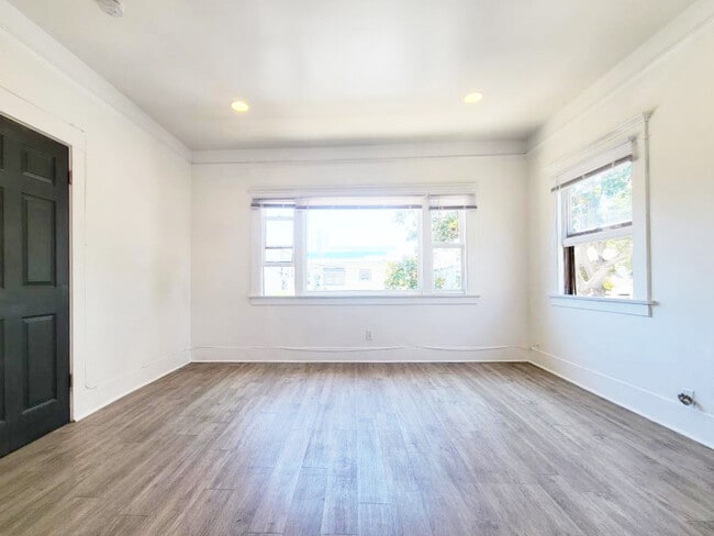 Front Bedroom with Alot of Sunlight - 433 W 4th St