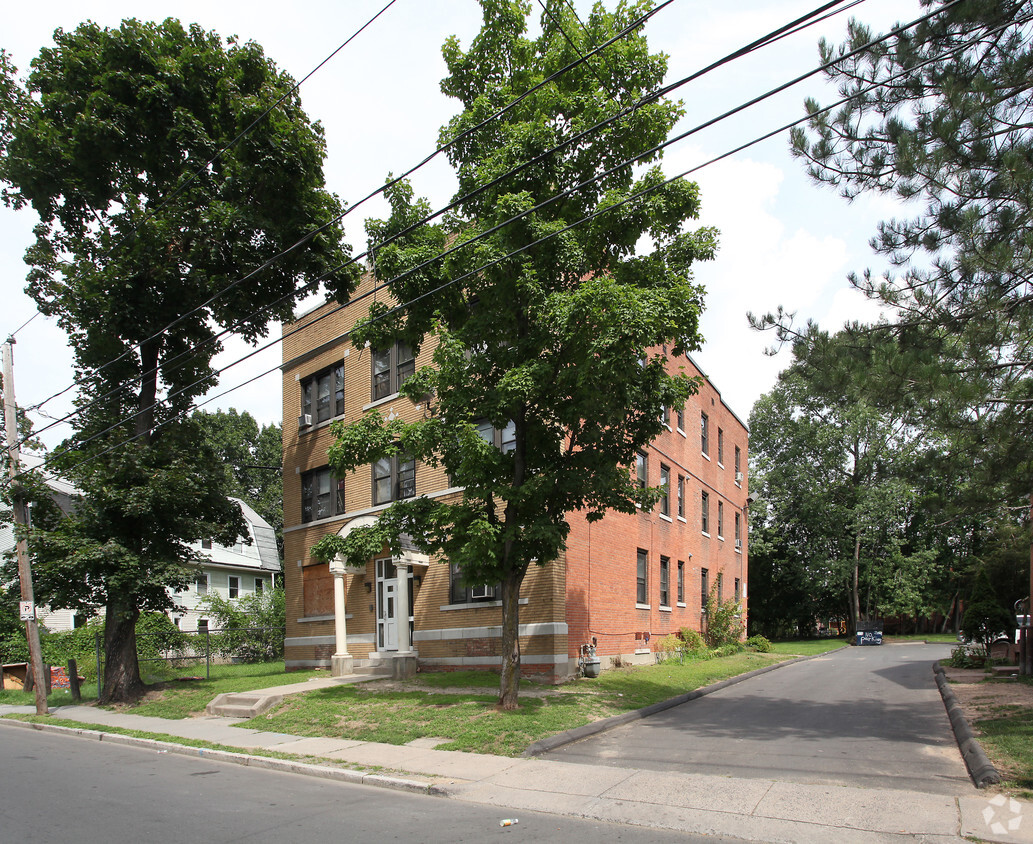 Primary Photo - 598-600 Garden St