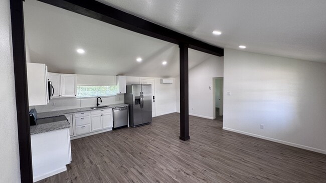 Building Photo - 10-118 Rabe Rd