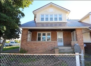 Building Photo - 2667 Chesterfield Ave