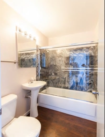 Interior Photo - 2451 Greenwich St