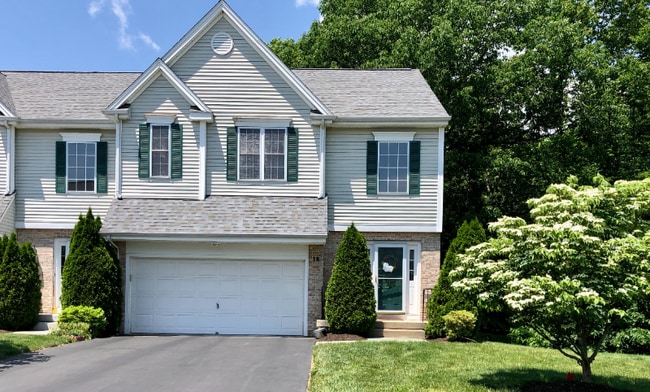 Building Photo - 18 Cobblestone Ct