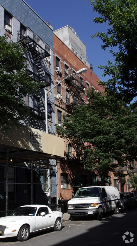 Building Photo - 512 E 88th St