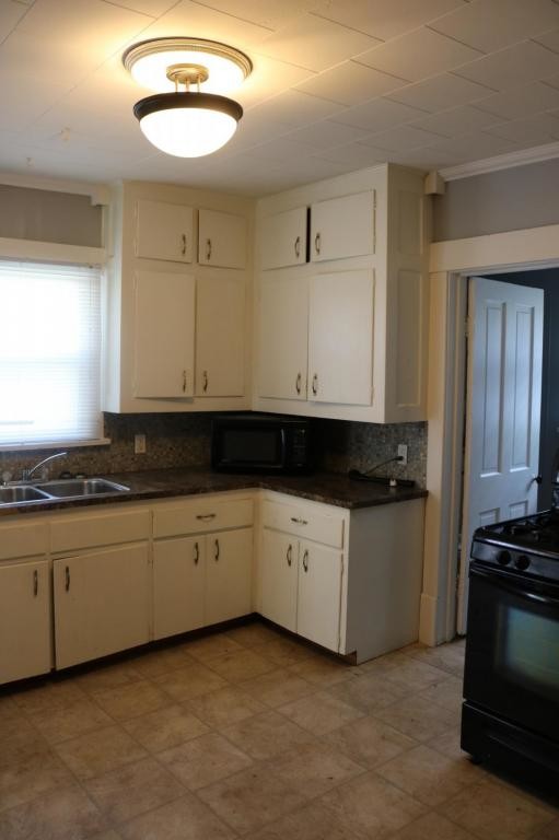 Building Photo - 3256 E University