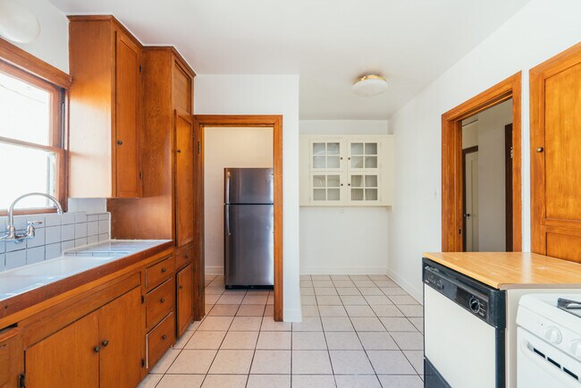 Building Photo - 948 North Hayworth Avenue