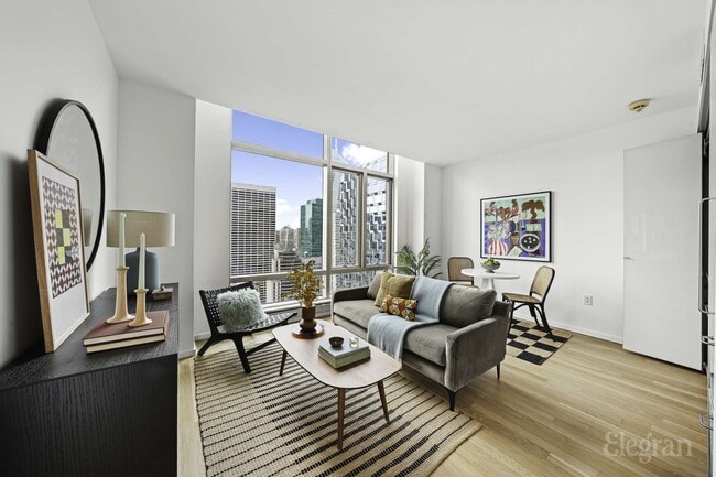 Foto del edificio - 18 W 48th St