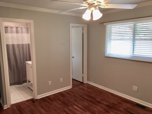 Photo - 1205 Ogilvie Dr NE House