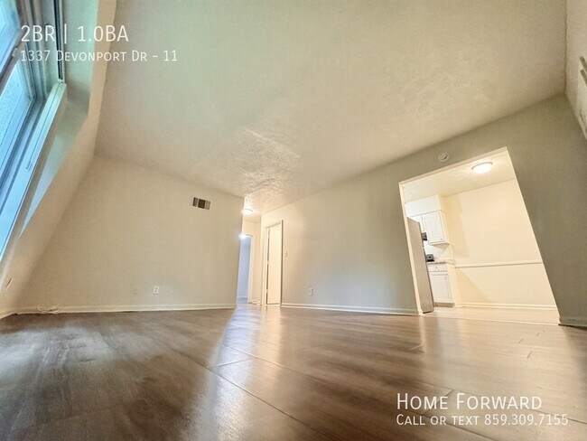 Foto del edificio - 1337 Devonport Dr