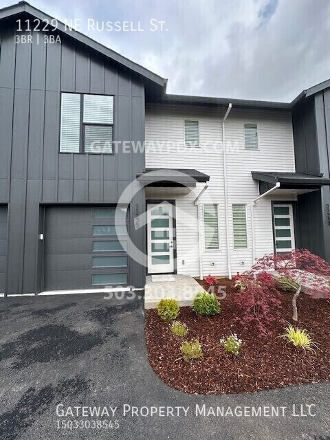 Foto del edificio - 11229 NE Russell St