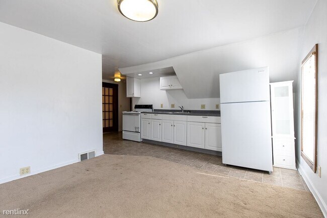 Building Photo - 1 br, 1 bath 4plex - 717 N Congress St Apt 3
