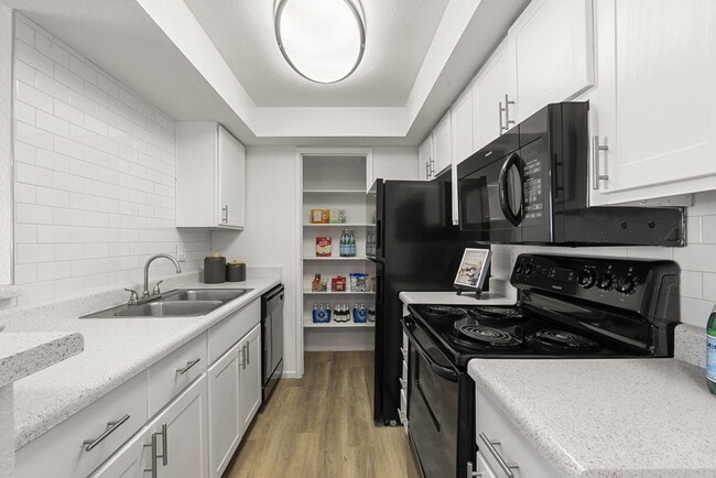 Foto del edificio - Parklane Commons