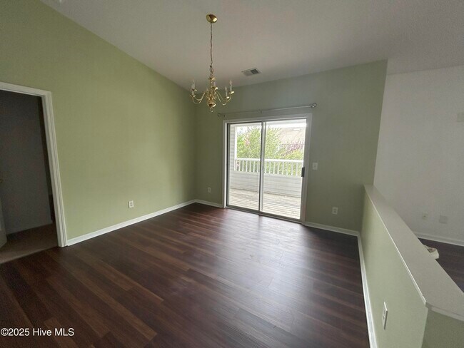 Foto del edificio - 4140 Breezewood Dr