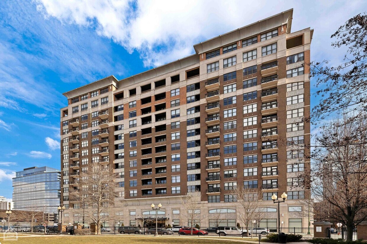 Foto principal - 849 N Franklin St