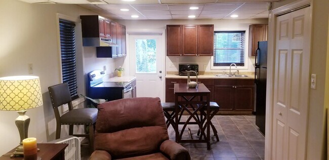Building Photo - 1115 Clydedale Dr