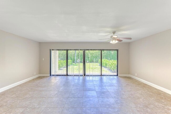 Building Photo - 660 Coventry St