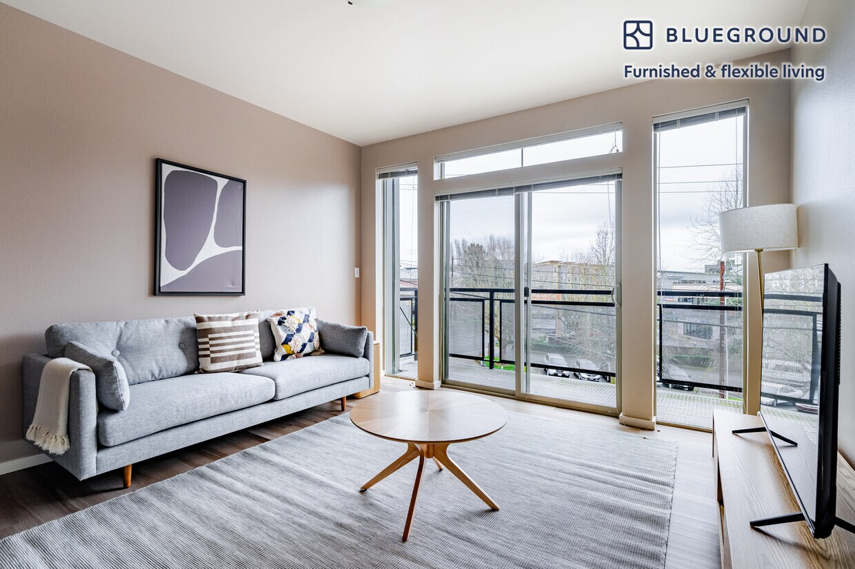 Foto principal - 5101 25th Ave NE