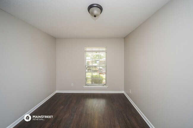 Building Photo - 3691 Clearbrook St