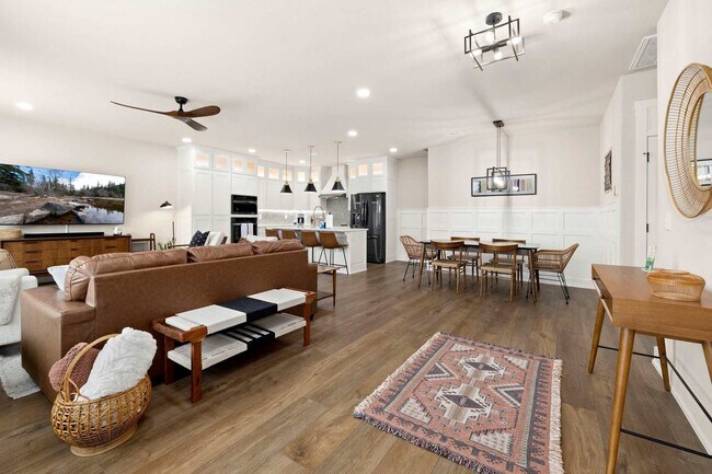 Foto del edificio - 21418 Pine Dr