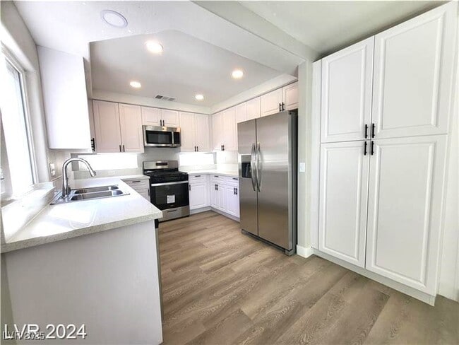 Building Photo - 10208 Grecian Laurel Ct