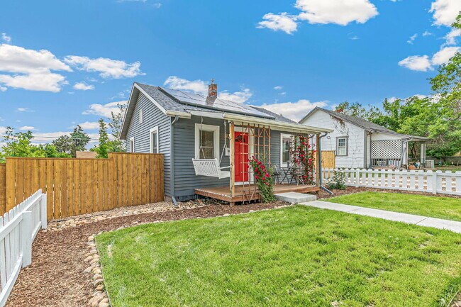 Building Photo - $2,595, 3-bed, 2-bath, located in Denver w...