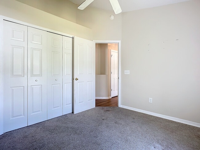 Foto del edificio - 374 Pine Springs Dr