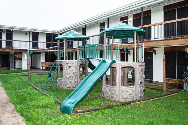 Foto del edificio - 101 S Allen-Genoa Rd