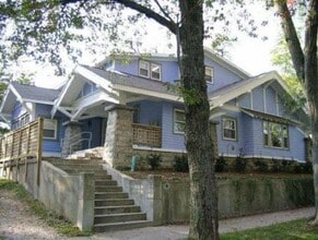 Building Photo - Cottage - 411 N. Washington