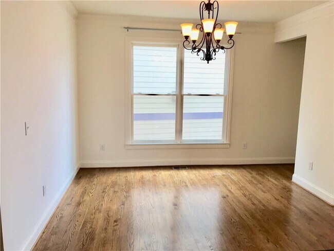 Foto del edificio - 1678 Carr Cir NW