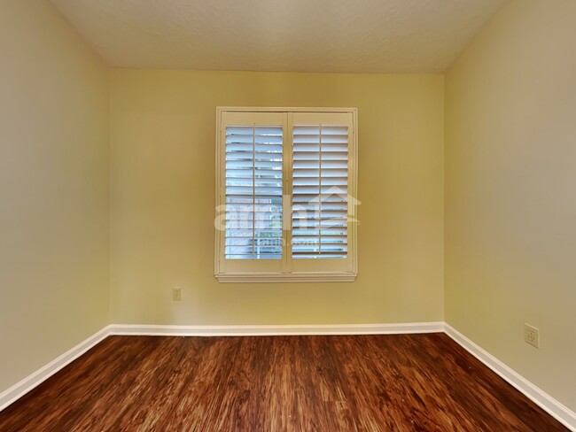Building Photo - 308 Brier Rose Ln