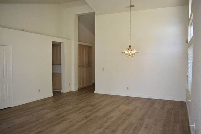 Building Photo - 8509 El Lindo Ct