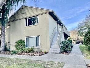 Building Photo - 4831 Terrace Dr NE