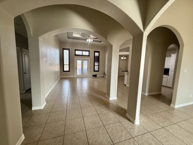 Building Photo - 1200 W Park Dr