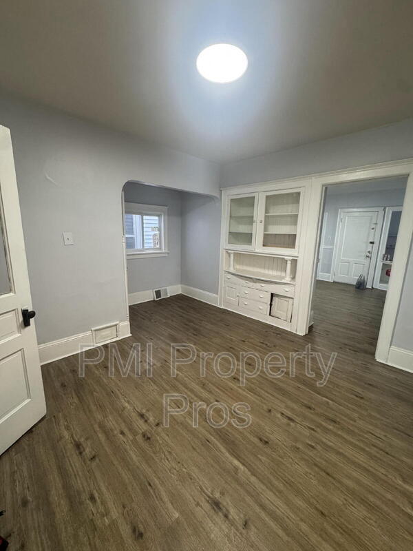 Foto del edificio - 3373 N Richards St