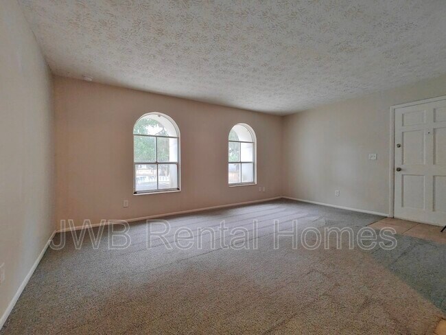 Building Photo - 7201 Arlington Expy