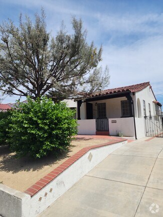 Building Photo - 2310 Fernleaf St