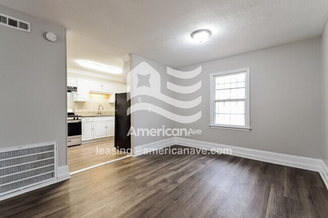 Foto del edificio - 5614 Grove Ave